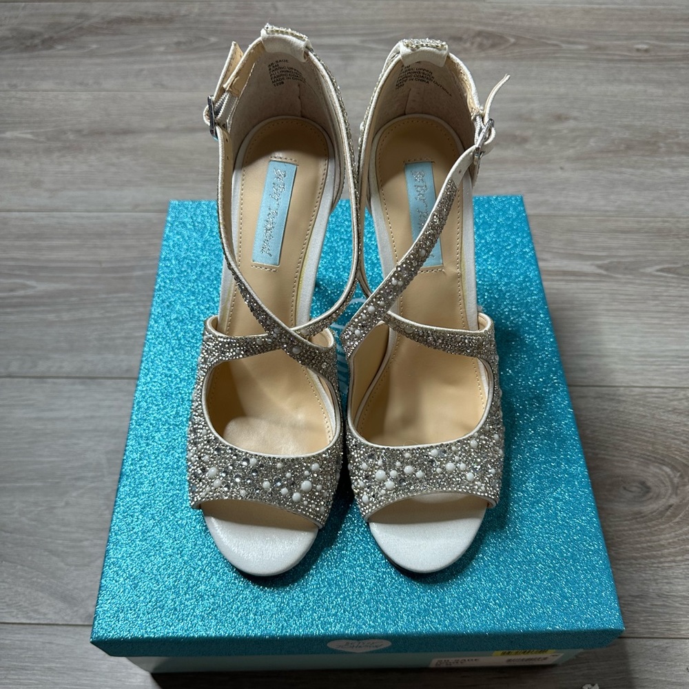 Betsy Johnson Silver Bling heels
